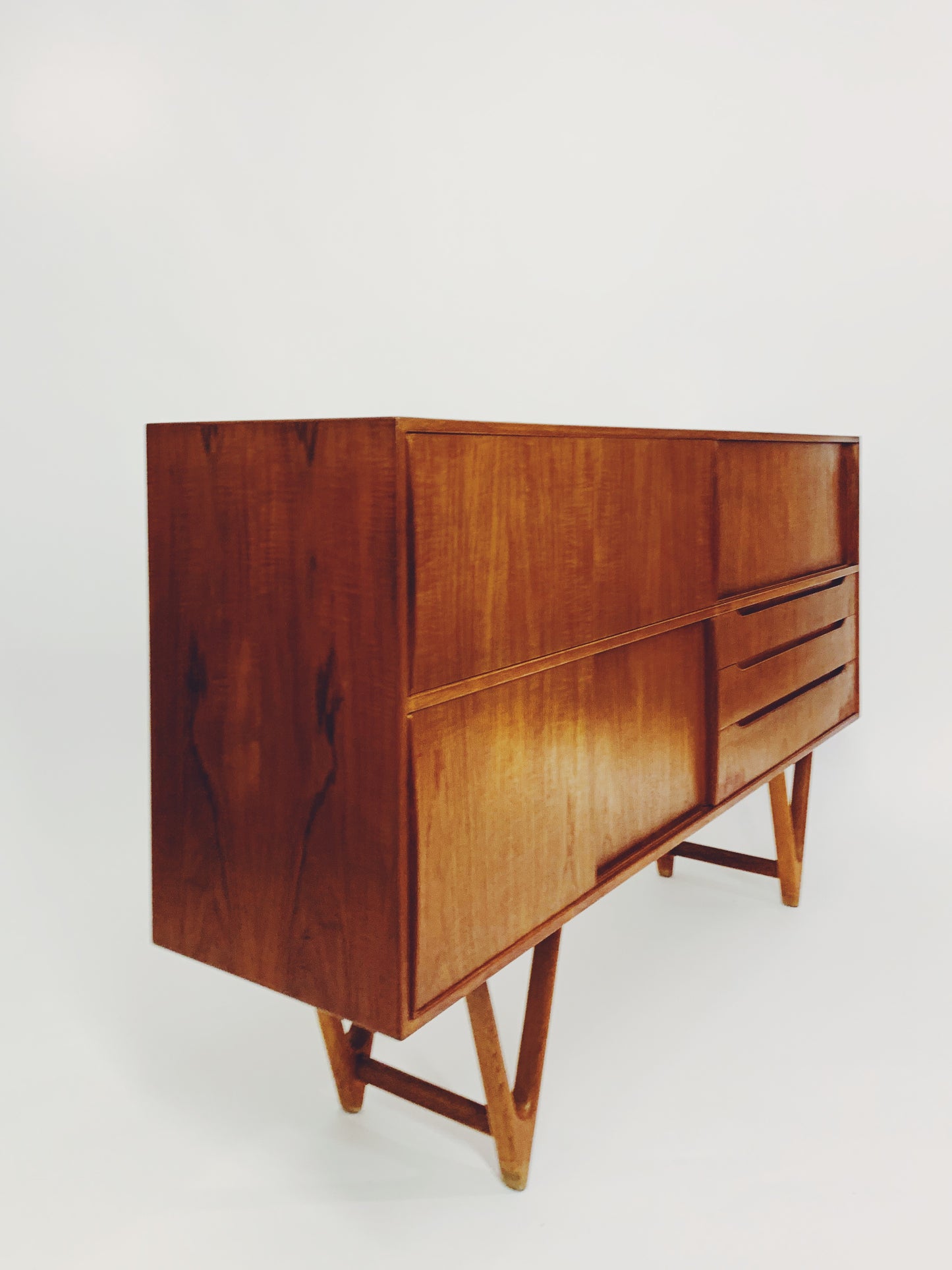 Highboard Kurt Østervig